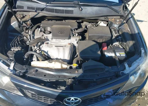 2014 Toyota Camry Se z USA, uszkodzony, nr VIN 4T1BF1FK2EU314976